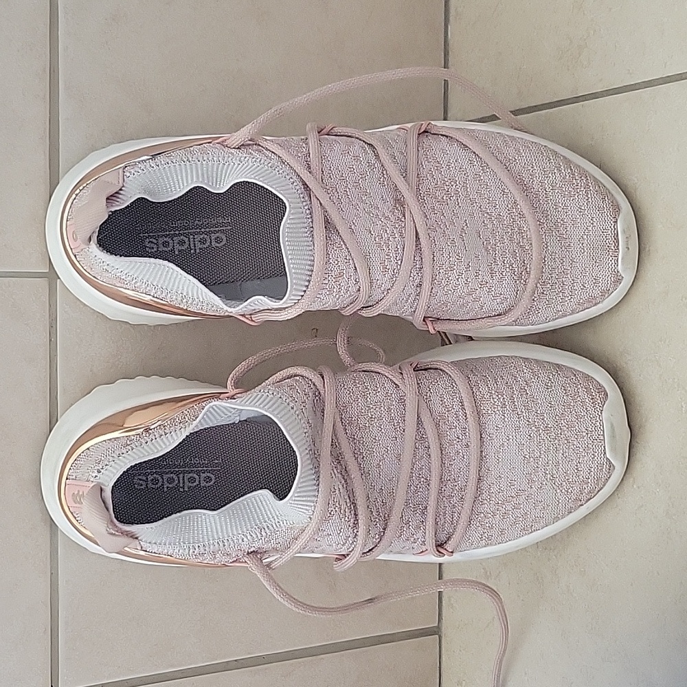 Adidas sneaker size 8.5